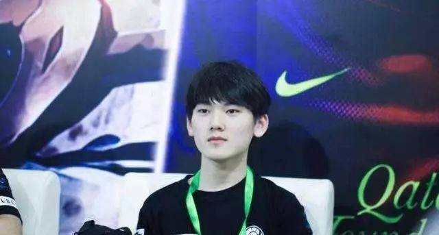 型成员减少